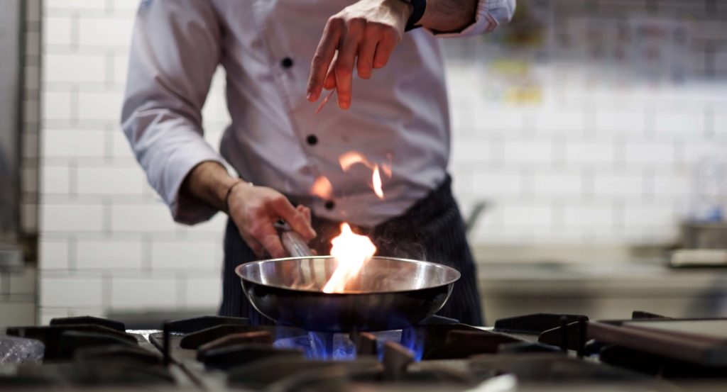4 reasons professional chefs prefer propane gas cooktops
